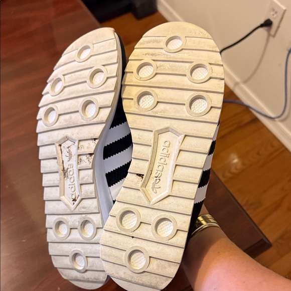 Adidas Sneakers. Size 9.5 - Picture 9 of 9